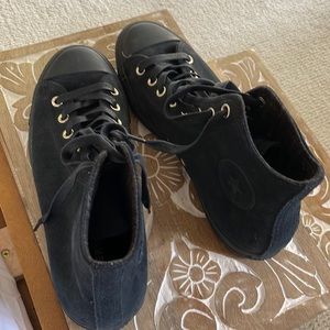 Converse chuck taylors in black suede. Like new condition